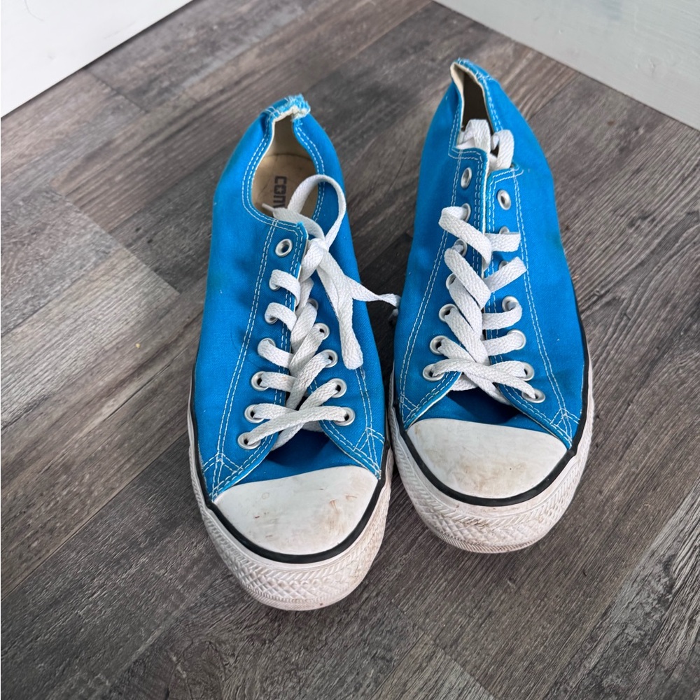 Blue converse